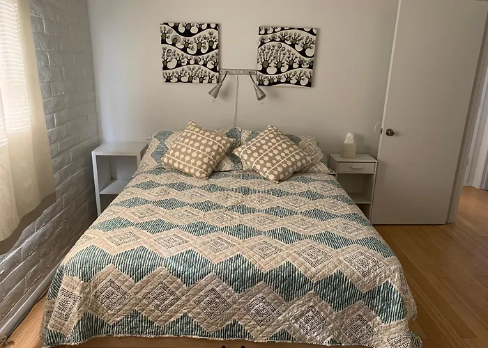 Tranquil, Conveniently Located 2 Bedroom Apartamento *