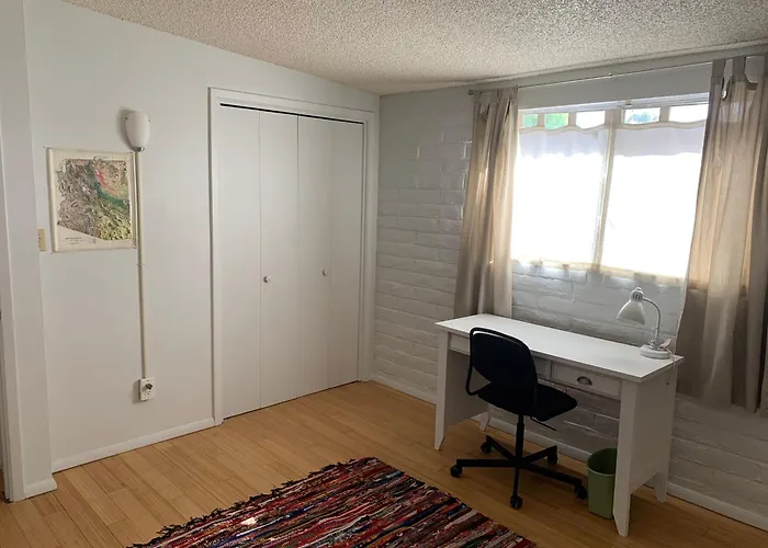 Tranquil, Conveniently Located 2 Bedroom * Tucson